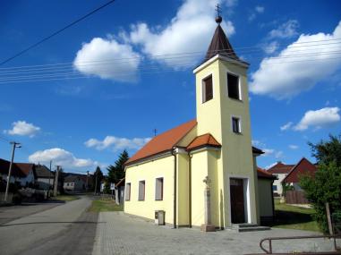 Kaplička ve&nbsp;dne